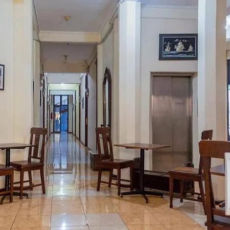 Graha Ara Homestay Syariah Rsud Dr Soetomo Surabaya Mitra Reddoorz Exteriér fotografie