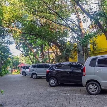 Graha Ara Homestay Syariah Rsud Dr Soetomo Surabaya Mitra Reddoorz Exteriér fotografie