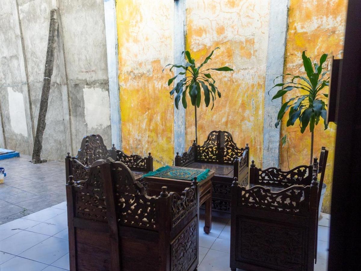 Graha Ara Homestay Syariah Rsud Dr Soetomo Surabaya Mitra Reddoorz Exteriér fotografie