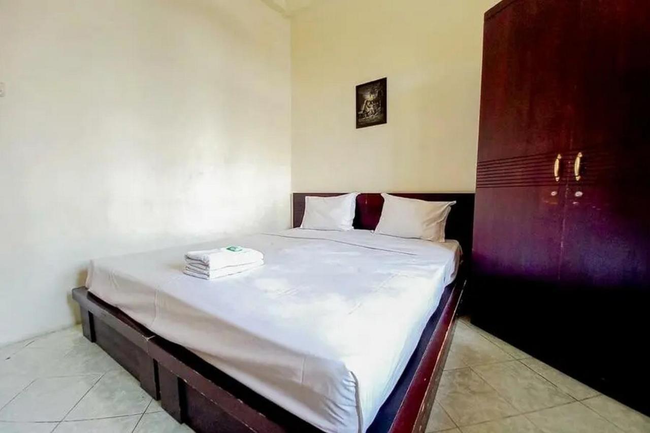 Graha Ara Homestay Syariah Rsud Dr Soetomo Surabaya Mitra Reddoorz Exteriér fotografie